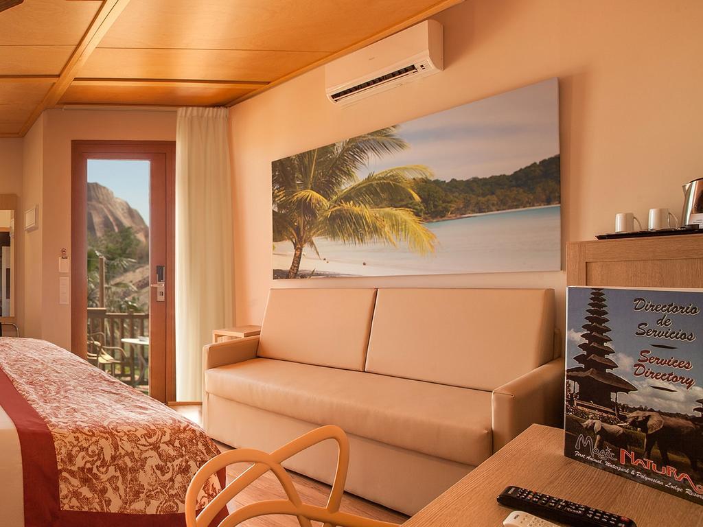 Bungalow de 1 dormitorio (2 adultos) con acceso al parque Terra Natura